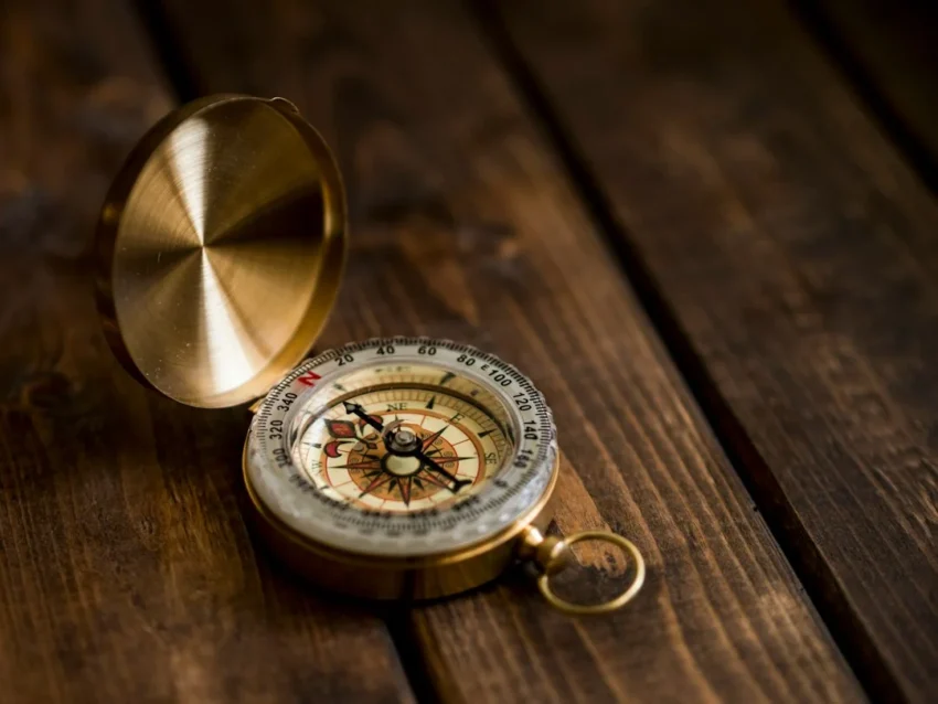 Best Sandbox Games for Players Who Love Secrets — Photo by Aaron Burden on Unsplash